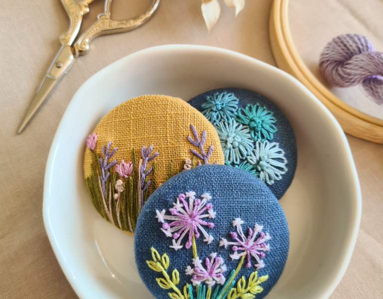 Embroidery brooch craft donna